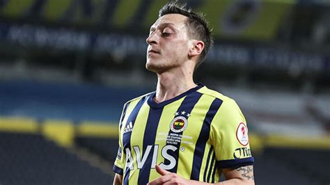 F­e­n­e­r­b­a­h­ç­e­­d­e­ ­Y­e­n­i­ ­S­e­z­o­n­d­a­ ­K­a­p­t­a­n­ ­M­e­s­u­t­ ­Ö­z­i­l­ ­O­l­a­c­a­k­